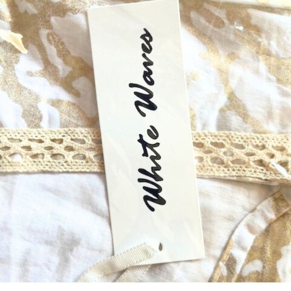 Women’s NWT Elegant White and Metallic Gold Pom Pom Long Kaftan, One Size. - Picture 5 of 7